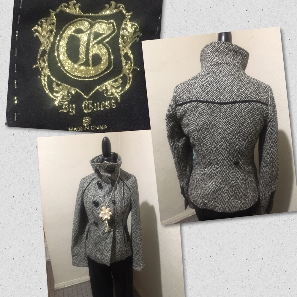 Used Black & White Guess Coat 🧥